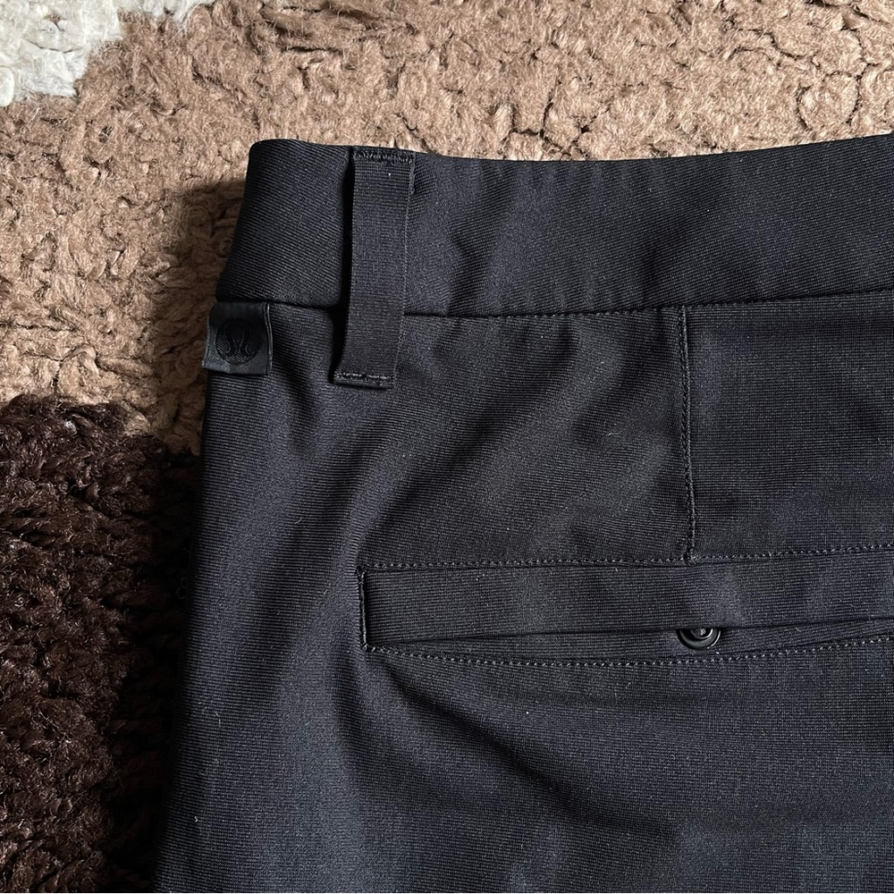 Lululemon Commission Classic-Fit Short Sz 34/9" *Warpstreme In Black - Picture 6 of 7